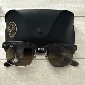Ray-Ban Black Sunglasses with Case